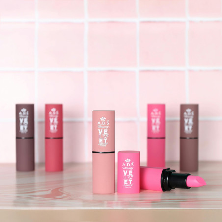 Selective Focus of Lipsticks